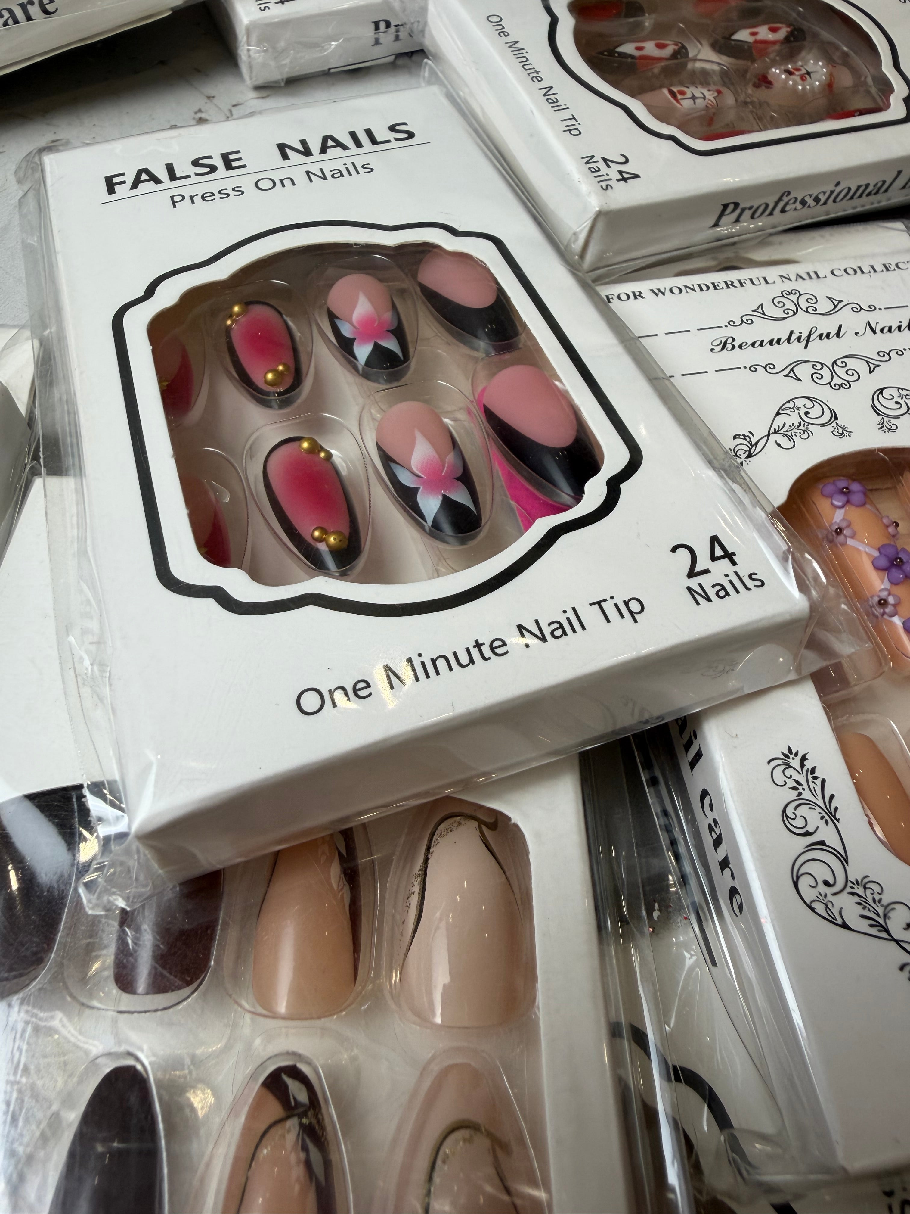 Pack of 15 Sets Artificial Nails Deal
