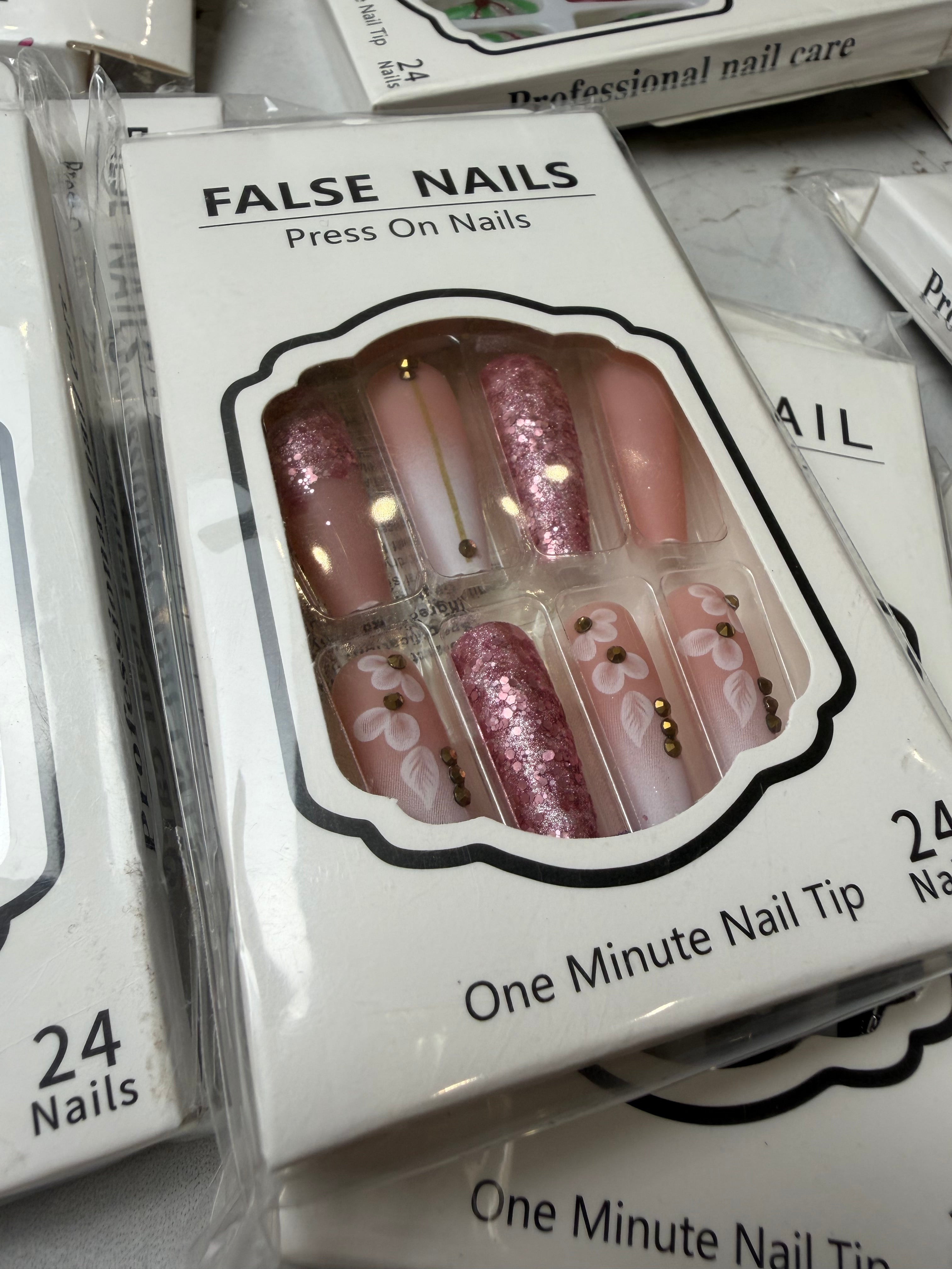 Pack of 15 Sets Artificial Nails Deal