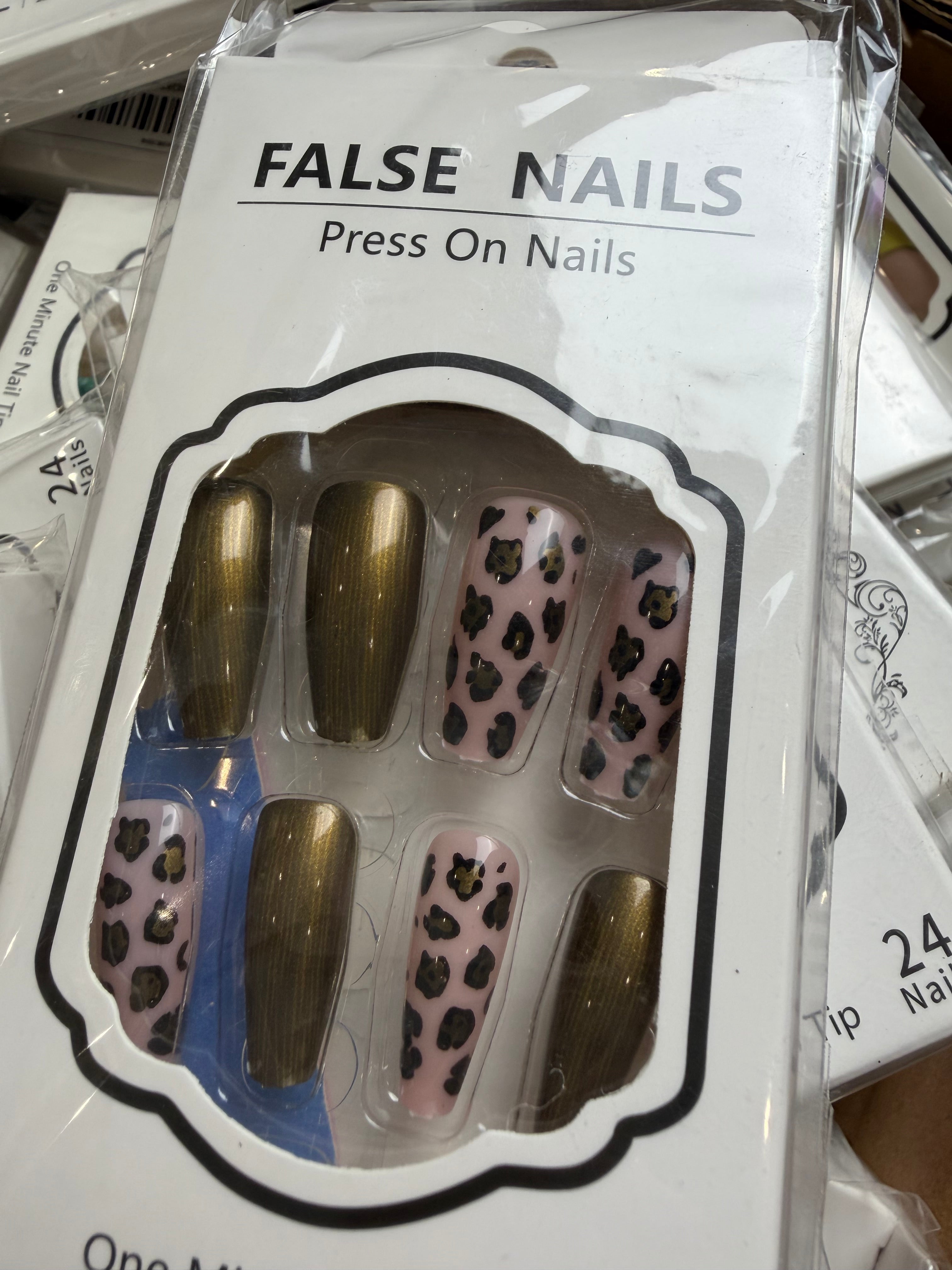 Pack of 15 Sets Artificial Nails Deal