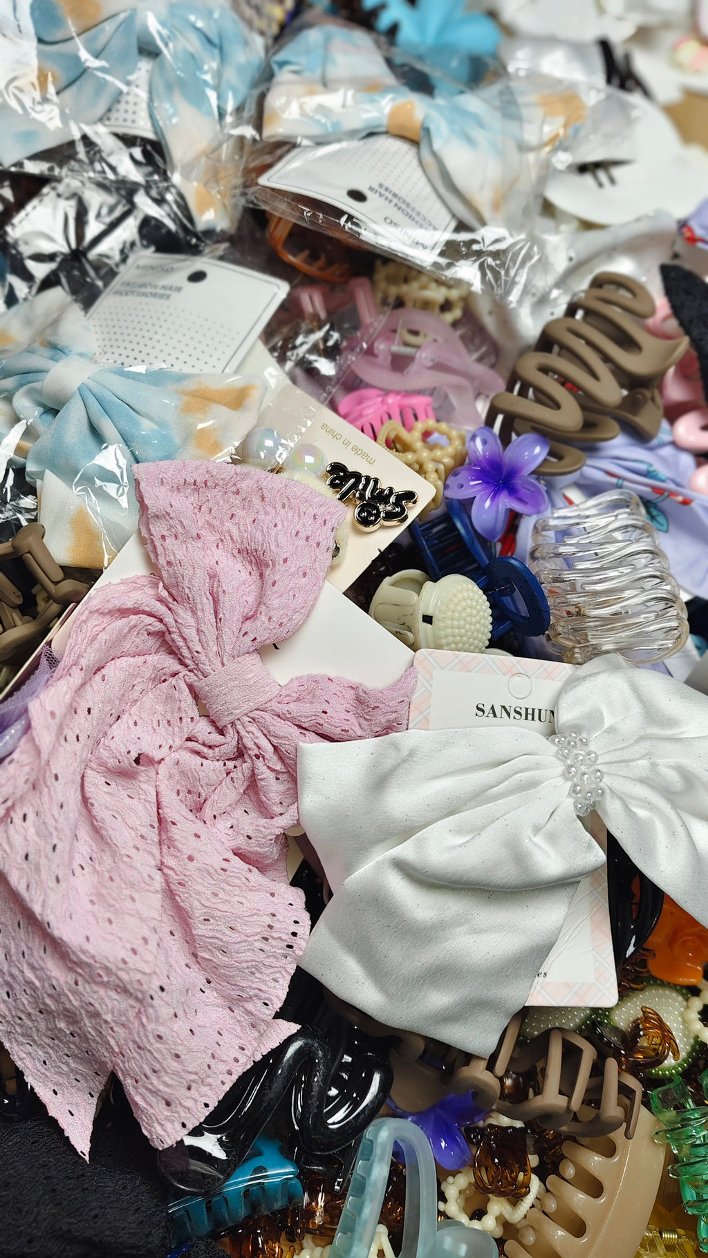 Half Kg Mother & Daughter Hair Accessories Deal